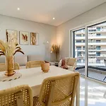 Iate Apartament