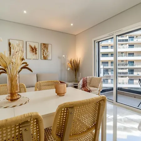 Iate Apartman